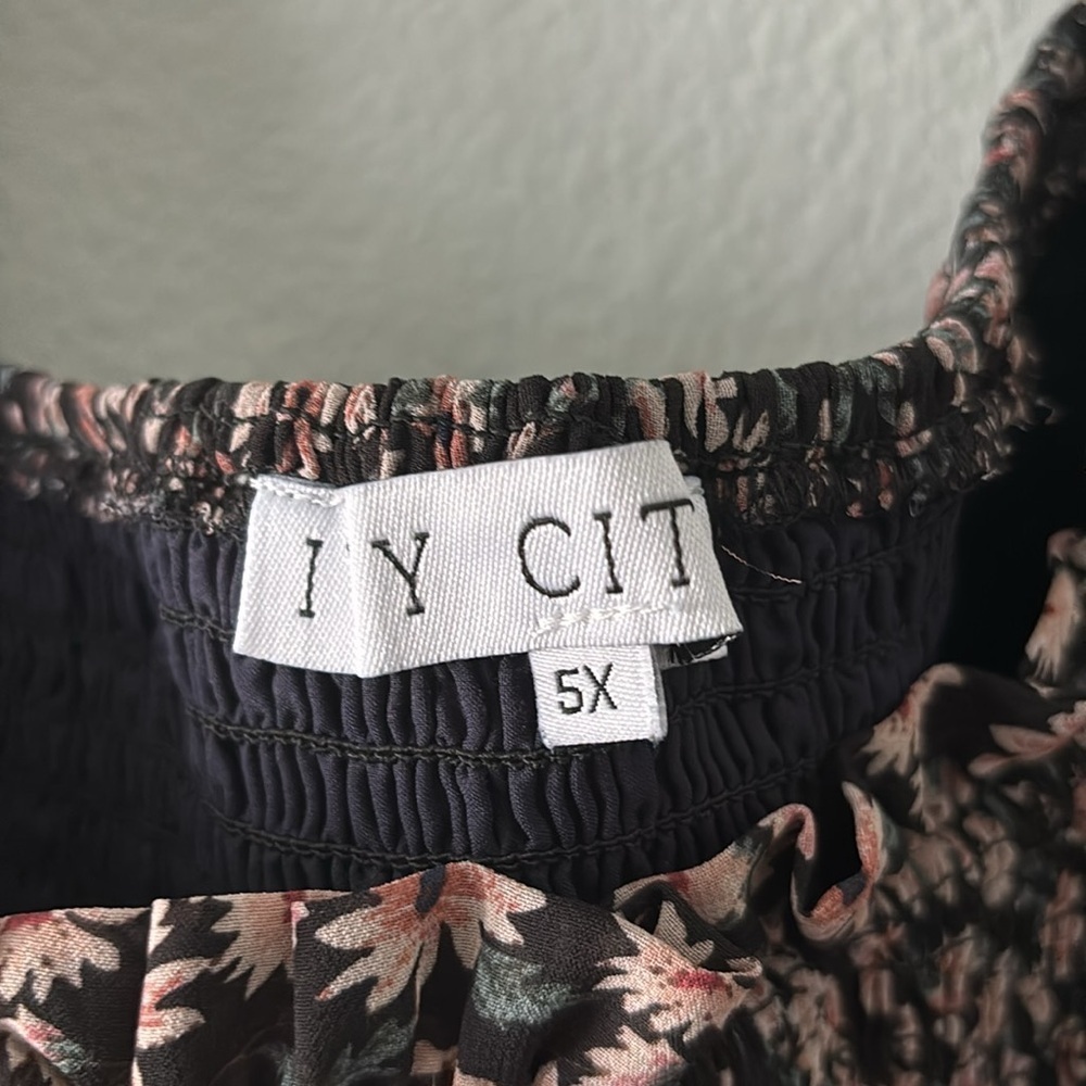 Ivy City Co Black and White Tiered Midi Dress with Bishop Sleeves - Picture 4 of 5